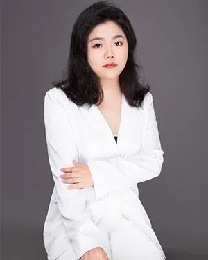 设计师罗颖